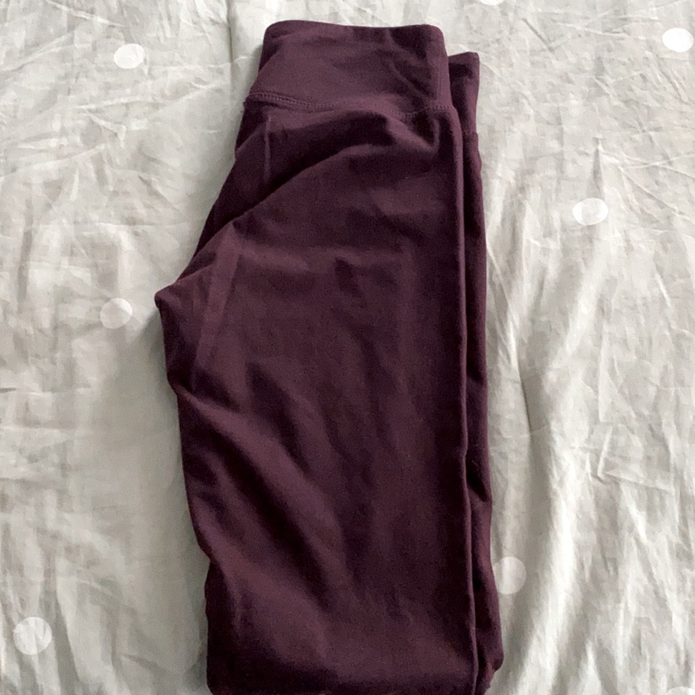 Maroon leggings